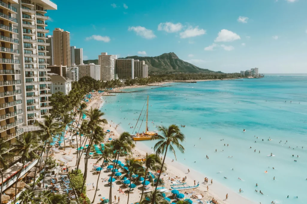 Image of a beach in Hawaii for an article on Hawaii state taxes