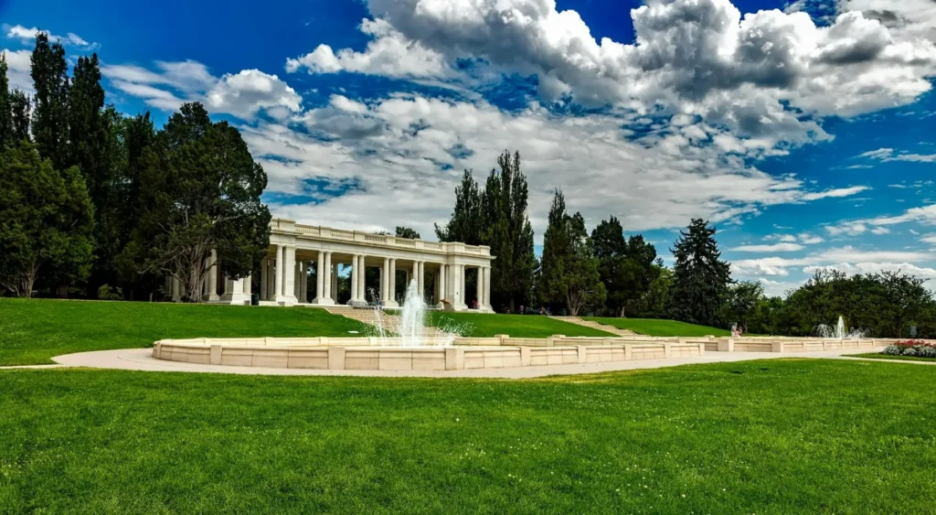 Image of white building in Denver, Colorado. For an article on Colorado state taxes.