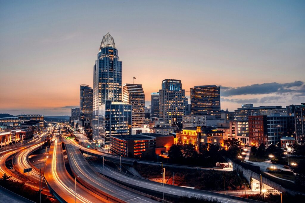 Time lapse photo of Cincinnati, Ohio, during the nighttime.